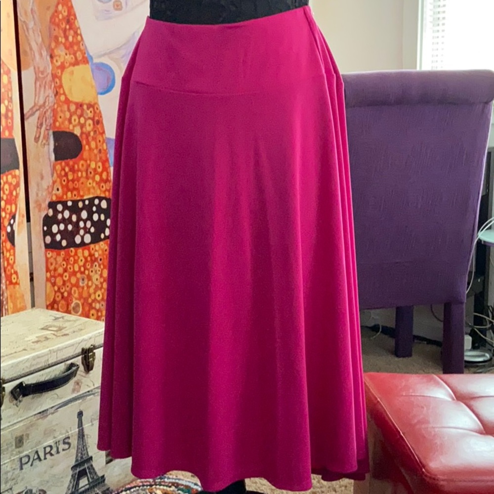 Beautiful fuchsia Midi skirt